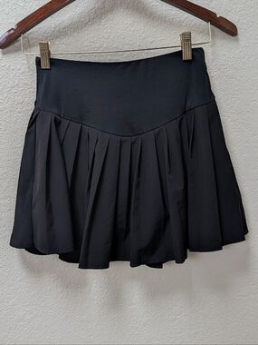 Black Forever 21 Pleated Mini Skirt. Size Small